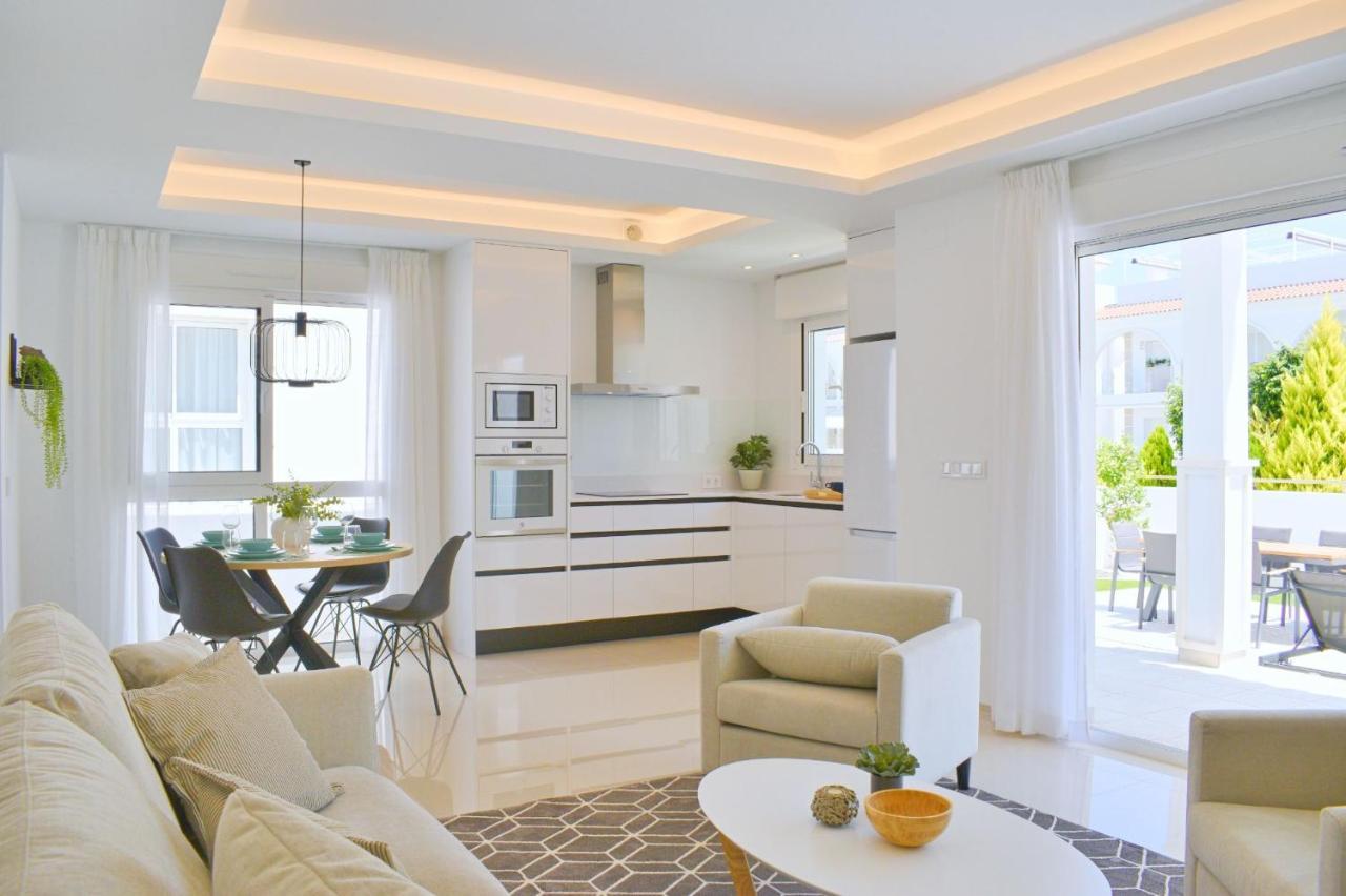 New Build Apartment On Beautiful Modern Complex Rojales Esterno foto