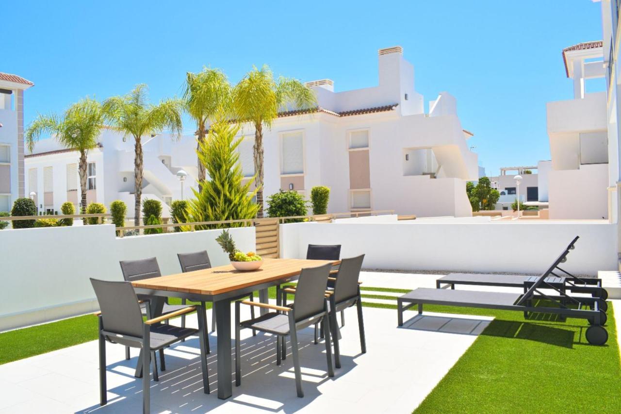 New Build Apartment On Beautiful Modern Complex Rojales Esterno foto